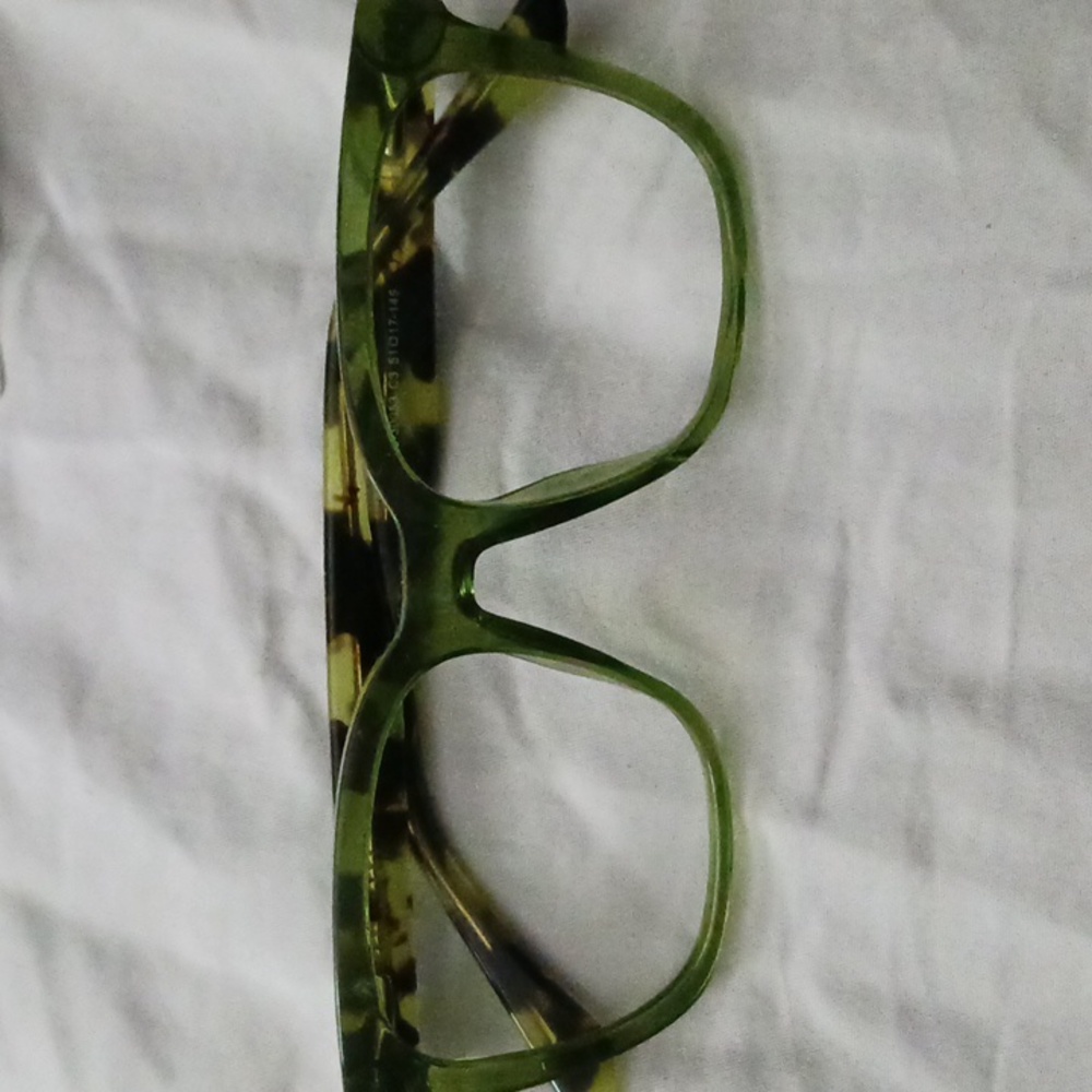 New Frames free with any purchase $10 and over